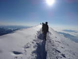 <p>sur l'arête sommitale du Mt Blanc																																		</p>